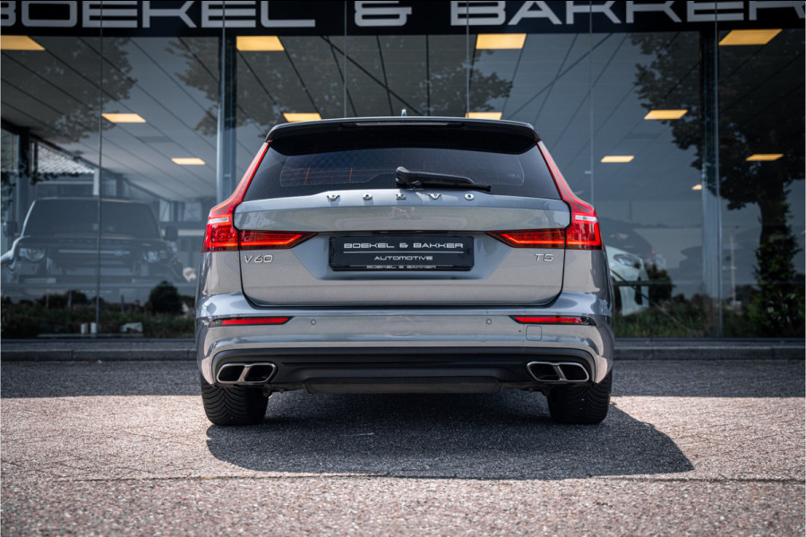 Volvo V60 2.0 T5 Momentum Geartr. (250pk) ** Intellisafe Surround ** Trekhaak ** Leer