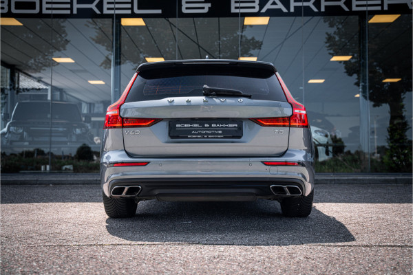 Volvo V60 2.0 T5 Momentum Geartr. (250pk) ** Intellisafe Surround ** Trekhaak ** Leer