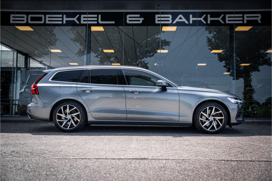 Volvo V60 2.0 T5 Momentum Geartr. (250pk) ** Intellisafe Surround ** Trekhaak ** Leer