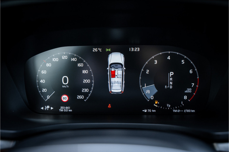 Volvo V60 2.0 T5 Momentum Geartr. (250pk) ** Intellisafe Surround ** Trekhaak ** Leer