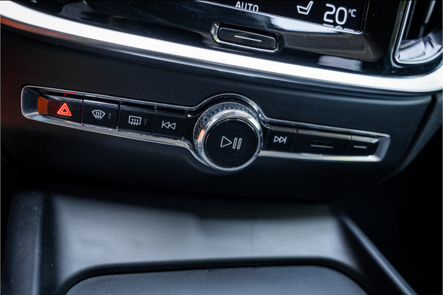 Volvo V60 2.0 T5 Momentum Geartr. (250pk) ** Intellisafe Surround ** Trekhaak ** Leer
