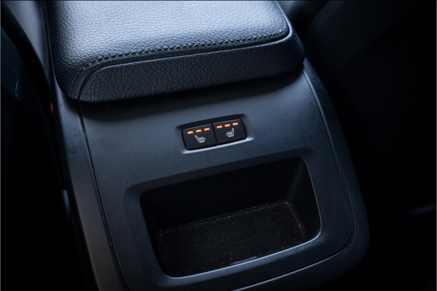 Volvo V60 2.0 T5 Momentum Geartr. (250pk) ** Intellisafe Surround ** Trekhaak ** Leer