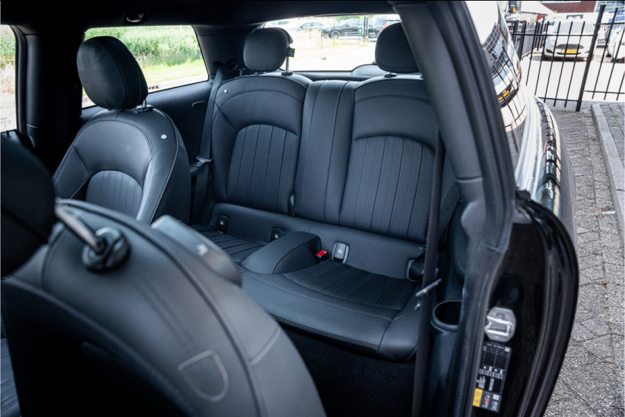 MINI Mini Electric MINI Yours 33 kWh ** Panodak ** Leder ** Adapt. Cruise ** Stuurverwarming