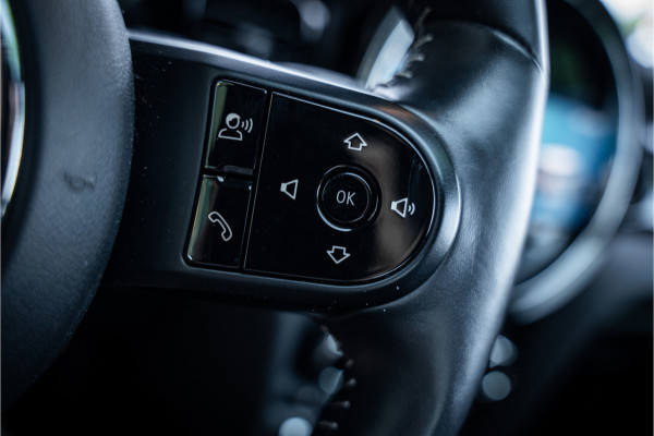 MINI Mini Electric MINI Yours 33 kWh ** Panodak ** Leder ** Adapt. Cruise ** Stuurverwarming