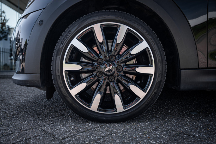 MINI Mini Electric MINI Yours 33 kWh ** Panodak ** Leder ** Adapt. Cruise ** Stuurverwarming