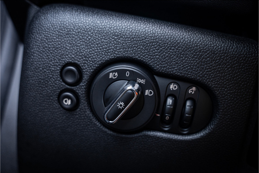 MINI Mini Electric MINI Yours 33 kWh ** Panodak ** Leder ** Adapt. Cruise ** Stuurverwarming
