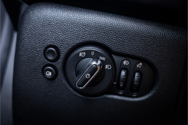 MINI Mini Electric MINI Yours 33 kWh ** Panodak ** Leder ** Adapt. Cruise ** Stuurverwarming