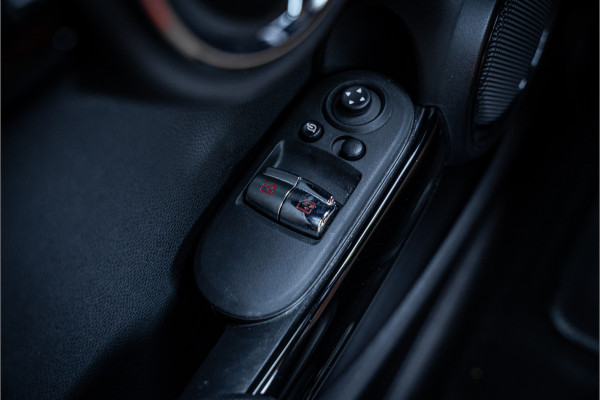 MINI Mini Electric MINI Yours 33 kWh ** Panodak ** Leder ** Adapt. Cruise ** Stuurverwarming