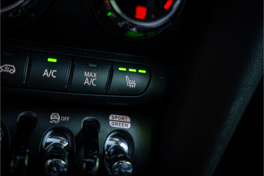 MINI Mini Electric MINI Yours 33 kWh ** Panodak ** Leder ** Adapt. Cruise ** Stuurverwarming