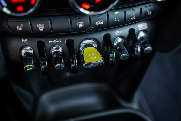 MINI Mini Electric MINI Yours 33 kWh ** Panodak ** Leder ** Adapt. Cruise ** Stuurverwarming
