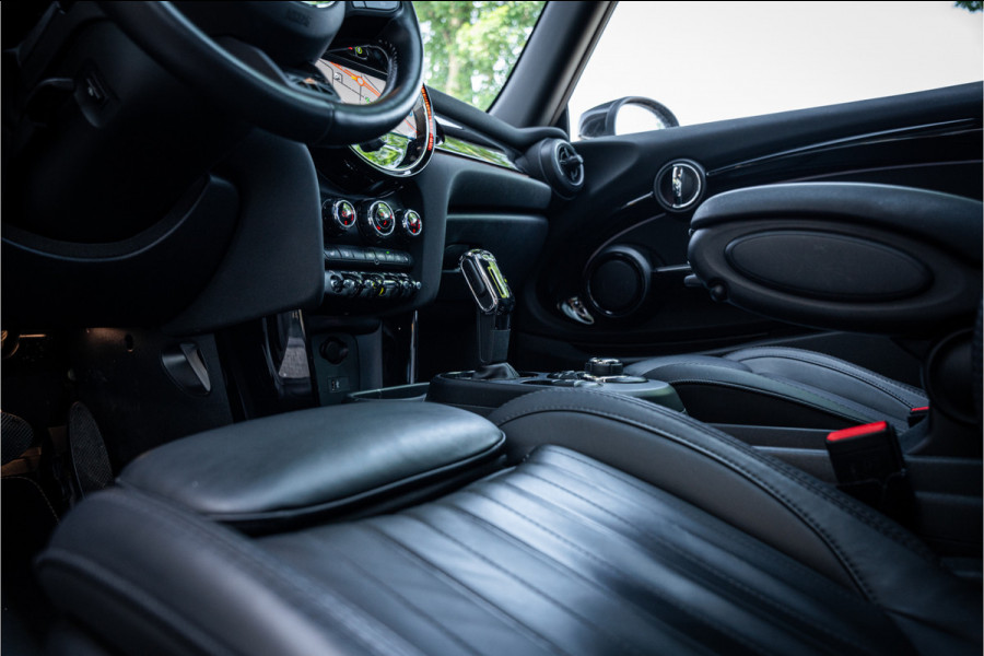MINI Mini Electric MINI Yours 33 kWh ** Panodak ** Leder ** Adapt. Cruise ** Stuurverwarming
