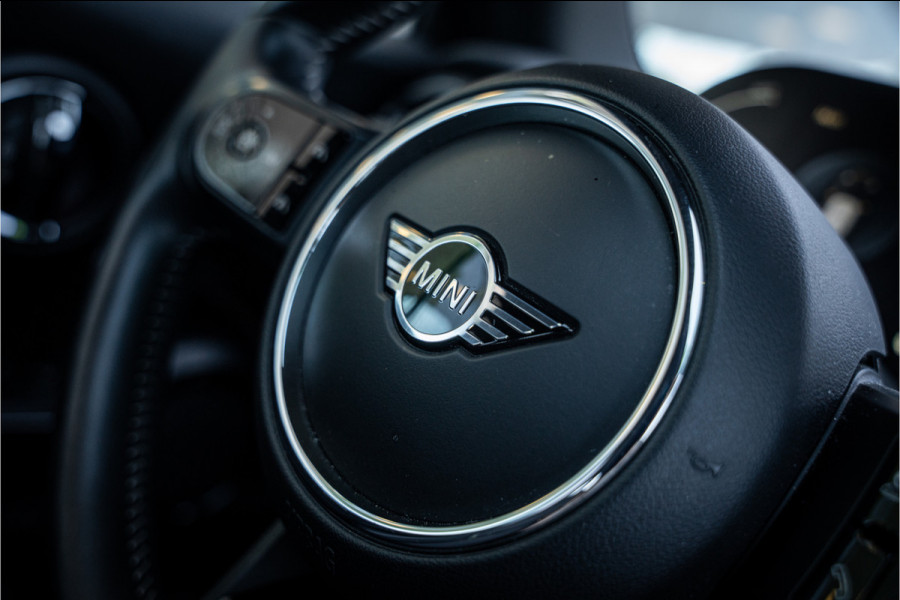 MINI Mini Electric MINI Yours 33 kWh ** Panodak ** Leder ** Adapt. Cruise ** Stuurverwarming