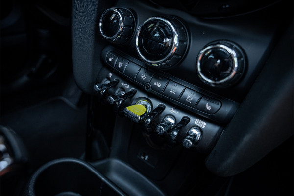 MINI Mini Electric MINI Yours 33 kWh ** Panodak ** Leder ** Adapt. Cruise ** Stuurverwarming