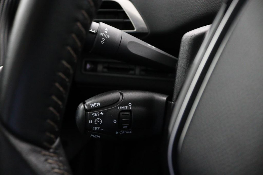 Peugeot 3008 1.2 PureTech Executive*ECC*HAAK*NAVI*CAM*CARPLAY*