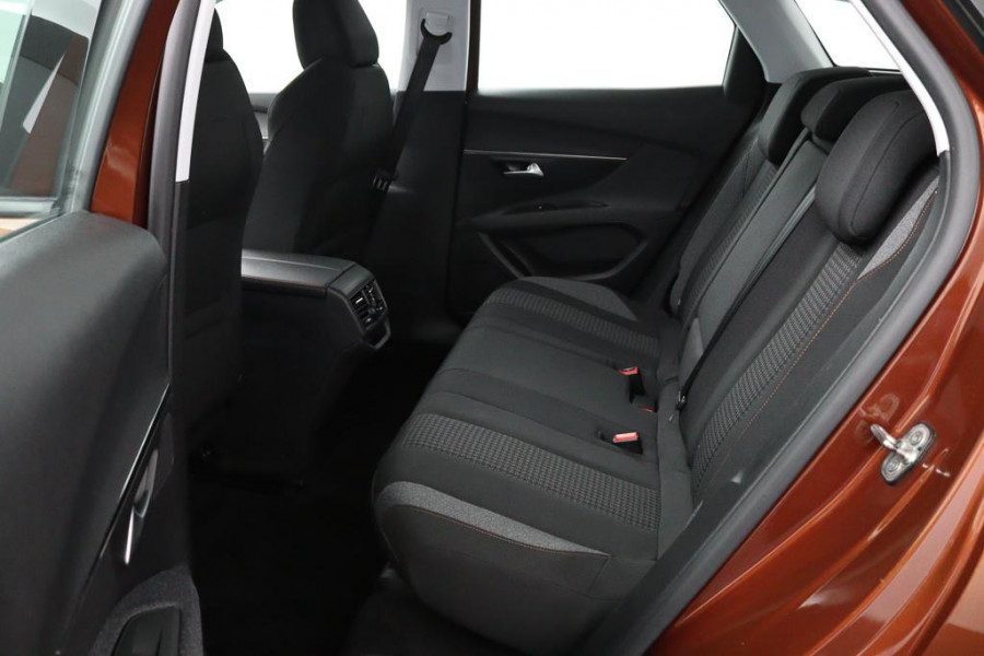 Peugeot 3008 1.2 PureTech Executive*ECC*HAAK*NAVI*CAM*CARPLAY*