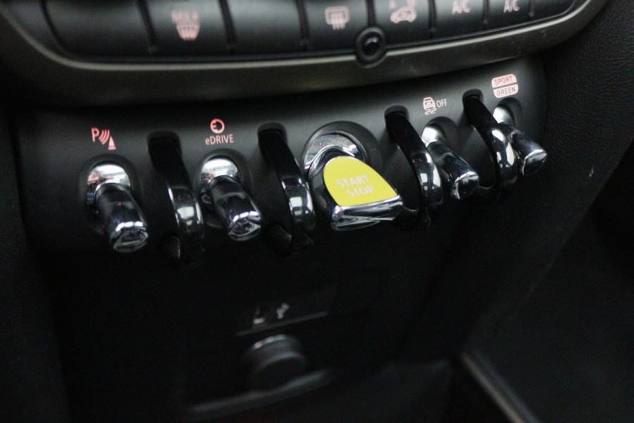 MINI Countryman Cooper S E ALL4 Chili Virtual Cockpit, Panoramadak, Camera, Apple Carplay, Standkachel, 18''