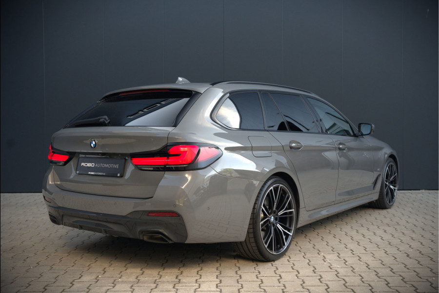 BMW 5 Serie Touring 530i High Executive M Sport | Panoramadak | Head-Up Display | Laser | Trekhaak | Stoelverwarming | Stuurverwarming | Memory Seats | Keyless | Adaptive Cruise Control | Comfort Seats | Shadowline | BTW | NAP | Dealer Ond