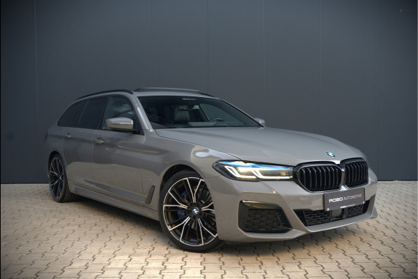BMW 5 Serie Touring 530i High Executive M Sport | Panoramadak | Head-Up Display | Laser | Trekhaak | Stoelverwarming | Stuurverwarming | Memory Seats | Keyless | Adaptive Cruise Control | Comfort Seats | Shadowline | BTW | NAP | Dealer Ond
