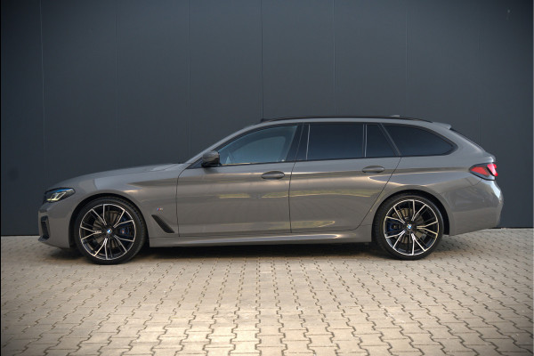 BMW 5 Serie Touring 530i High Executive M Sport | Panoramadak | Head-Up Display | Laser | Trekhaak | Stoelverwarming | Stuurverwarming | Memory Seats | Keyless | Adaptive Cruise Control | Comfort Seats | Shadowline | BTW | NAP | Dealer Ond