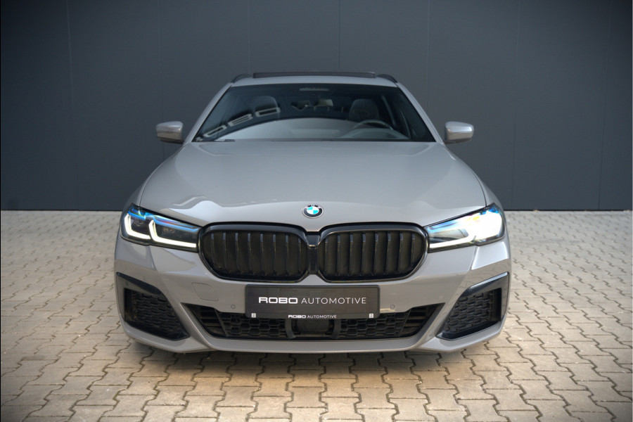 BMW 5 Serie Touring 530i High Executive M Sport | Panoramadak | Head-Up Display | Laser | Trekhaak | Stoelverwarming | Stuurverwarming | Memory Seats | Keyless | Adaptive Cruise Control | Comfort Seats | Shadowline | BTW | NAP | Dealer Ond