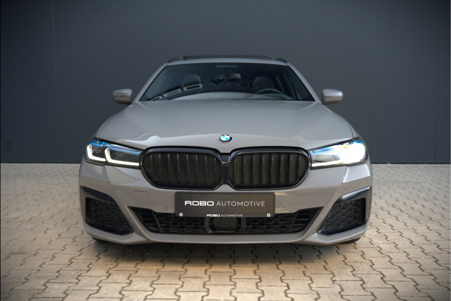 BMW 5 Serie Touring 530i High Executive M Sport | Panoramadak | Head-Up Display | Laser | Trekhaak | Stoelverwarming | Stuurverwarming | Memory Seats | Keyless | Adaptive Cruise Control | Comfort Seats | Shadowline | BTW | NAP | Dealer Ond