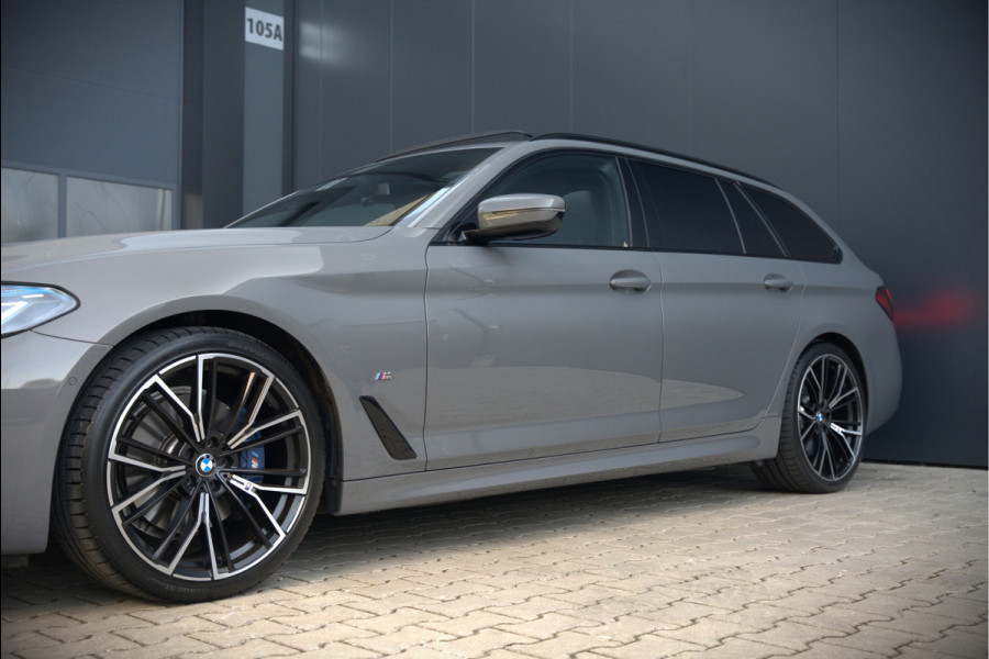 BMW 5 Serie Touring 530i High Executive M Sport | Panoramadak | Head-Up Display | Laser | Trekhaak | Stoelverwarming | Stuurverwarming | Memory Seats | Keyless | Adaptive Cruise Control | Comfort Seats | Shadowline | BTW | NAP | Dealer Ond