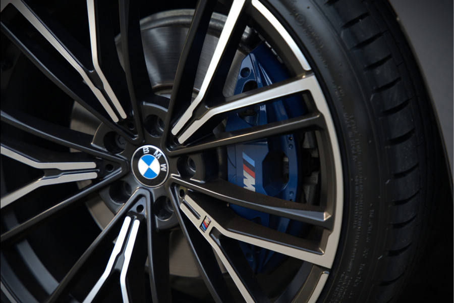 BMW 5 Serie Touring 530i High Executive M Sport | Panoramadak | Head-Up Display | Laser | Trekhaak | Stoelverwarming | Stuurverwarming | Memory Seats | Keyless | Adaptive Cruise Control | Comfort Seats | Shadowline | BTW | NAP | Dealer Ond