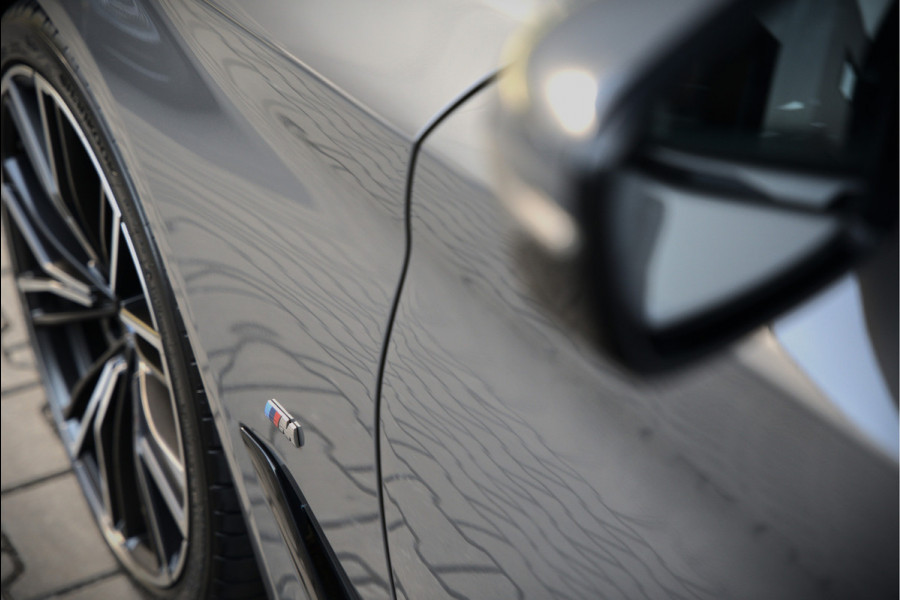 BMW 5 Serie Touring 530i High Executive M Sport | Panoramadak | Head-Up Display | Laser | Trekhaak | Stoelverwarming | Stuurverwarming | Memory Seats | Keyless | Adaptive Cruise Control | Comfort Seats | Shadowline | BTW | NAP | Dealer Ond