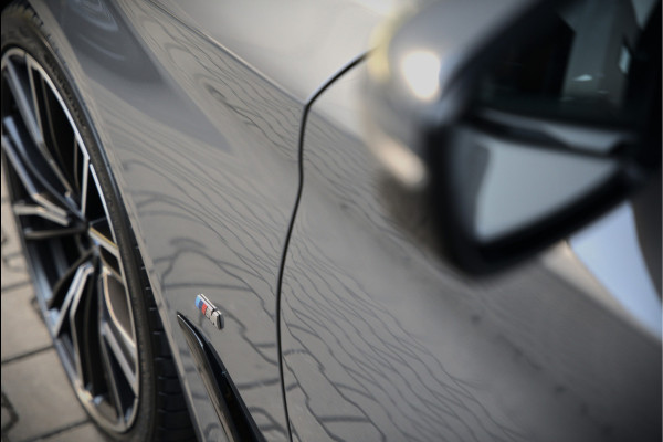 BMW 5 Serie Touring 530i High Executive M Sport | Panoramadak | Head-Up Display | Laser | Trekhaak | Stoelverwarming | Stuurverwarming | Memory Seats | Keyless | Adaptive Cruise Control | Comfort Seats | Shadowline | BTW | NAP | Dealer Ond