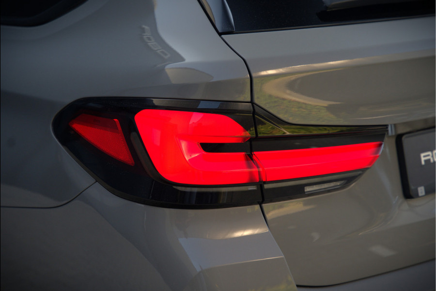 BMW 5 Serie Touring 530i High Executive M Sport | Panoramadak | Head-Up Display | Laser | Trekhaak | Stoelverwarming | Stuurverwarming | Memory Seats | Keyless | Adaptive Cruise Control | Comfort Seats | Shadowline | BTW | NAP | Dealer Ond