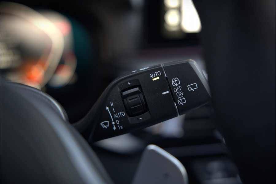 BMW 5 Serie Touring 530i High Executive M Sport | Panoramadak | Head-Up Display | Laser | Trekhaak | Stoelverwarming | Stuurverwarming | Memory Seats | Keyless | Adaptive Cruise Control | Comfort Seats | Shadowline | BTW | NAP | Dealer Ond