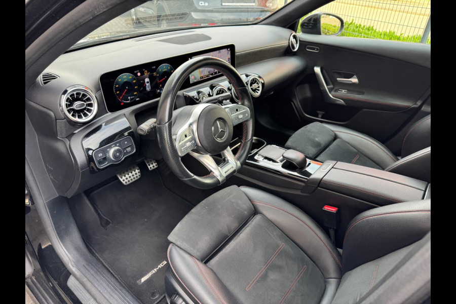 Mercedes-Benz A-Klasse A250 AUT AMG LED Pano Widescreen Navi