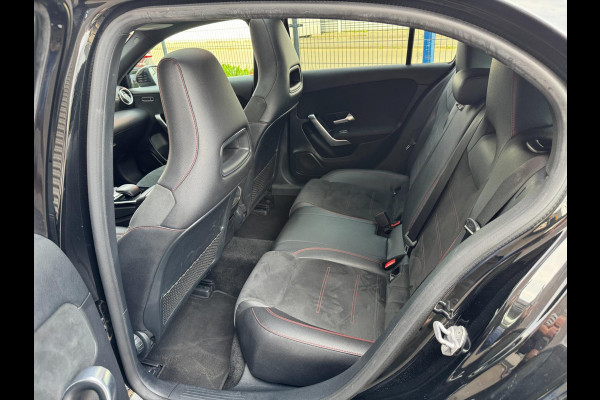 Mercedes-Benz A-Klasse A250 AUT AMG LED Pano Widescreen Navi