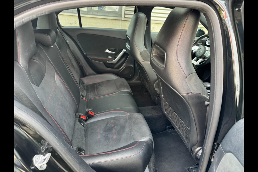 Mercedes-Benz A-Klasse A250 AUT AMG LED Pano Widescreen Navi
