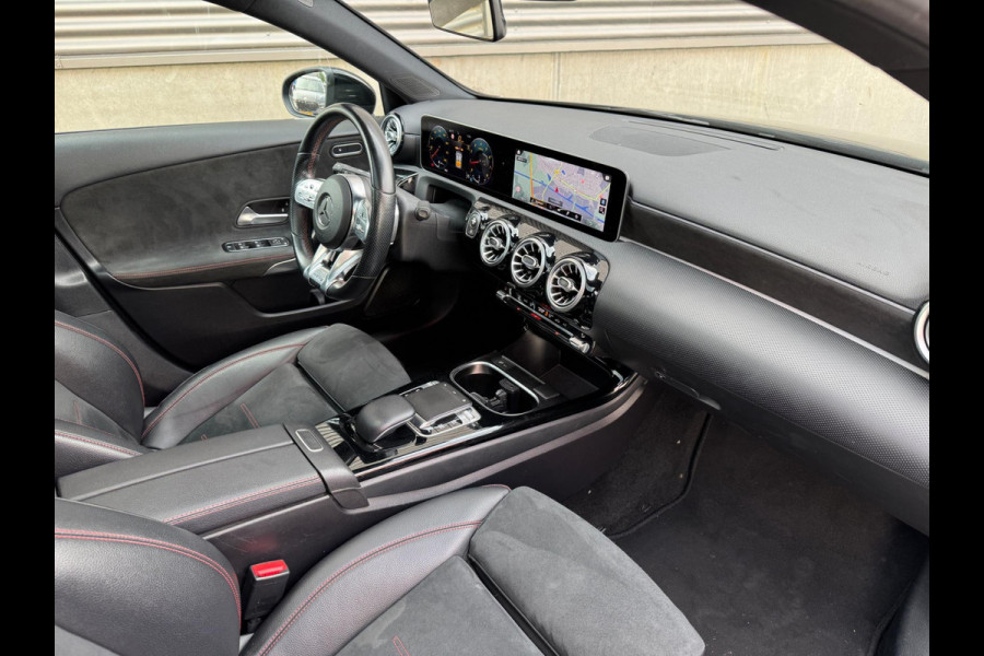 Mercedes-Benz A-Klasse A250 AUT AMG LED Pano Widescreen Navi