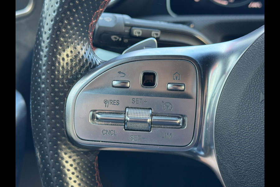 Mercedes-Benz A-Klasse A250 AUT AMG LED Pano Widescreen Navi