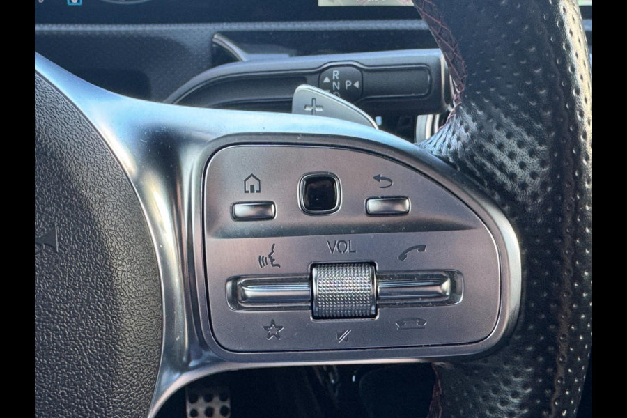 Mercedes-Benz A-Klasse A250 AUT AMG LED Pano Widescreen Navi