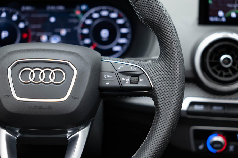 Audi Q2 35 TFSI Edition one |3xS-Line|Pano|Ambient|VOLL|