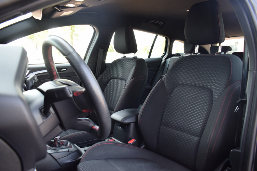 Ford FOCUS Wagon 1.0 EcoBoost ST Line Business | Trekhaak | CarPlay | Stuur- en Stoelverw. | Camera