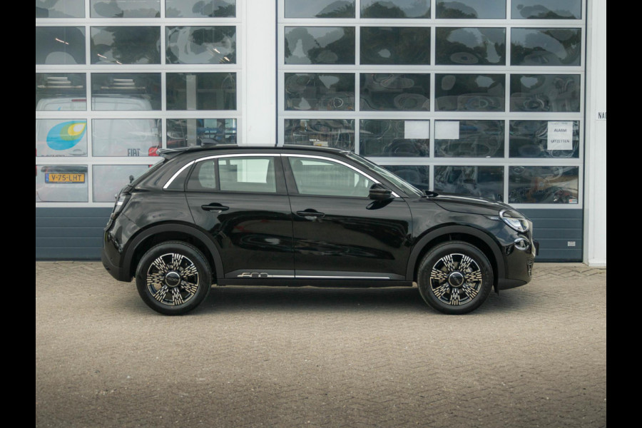 Fiat 600 1.2 Hybrid 110pk Black Edition | Uit voorraad leverbaar !