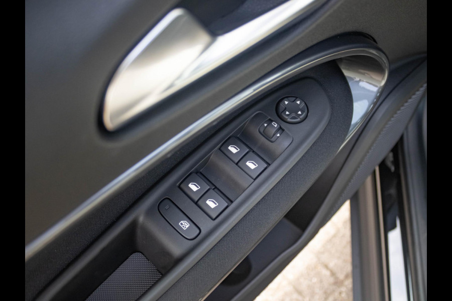 Fiat 600 1.2 Hybrid 110pk Black Edition | Uit voorraad leverbaar !