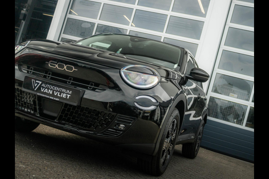 Fiat 600 1.2 Hybrid 110pk Black Edition | Uit voorraad leverbaar !