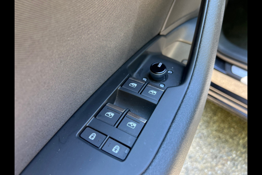 Audi A6 Avant 40 TDI Sport S line edition 25 years | Cruise + Clima + Navi