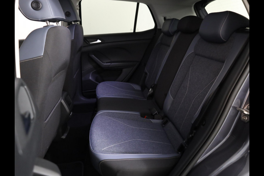 Volkswagen T-Cross 1.0 TSI Style 115 pk Automaat (DSG) | Navigatie | Parkeersensoren | Autom. airco | Matrix LED koplampen | Stoelverwarming |
