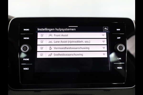Volkswagen T-Cross 1.0 TSI Style 115 pk Automaat (DSG) | Navigatie | Parkeersensoren | Autom. airco | Matrix LED koplampen | Stoelverwarming |