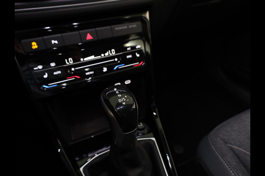 Volkswagen T-Cross 1.0 TSI Style 115 pk Automaat (DSG) | Navigatie | Parkeersensoren | Autom. airco | Matrix LED koplampen | Stoelverwarming |