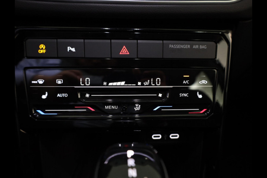 Volkswagen T-Cross 1.0 TSI Style 115 pk Automaat (DSG) | Navigatie | Parkeersensoren | Autom. airco | Matrix LED koplampen | Stoelverwarming |