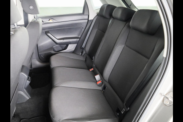 Volkswagen Polo 1.0 TSI R-Line Edition 95 PK DSG (Automaat) | Parkeersensoren voor en achter | Navigatie | Inklapbare spiegels |