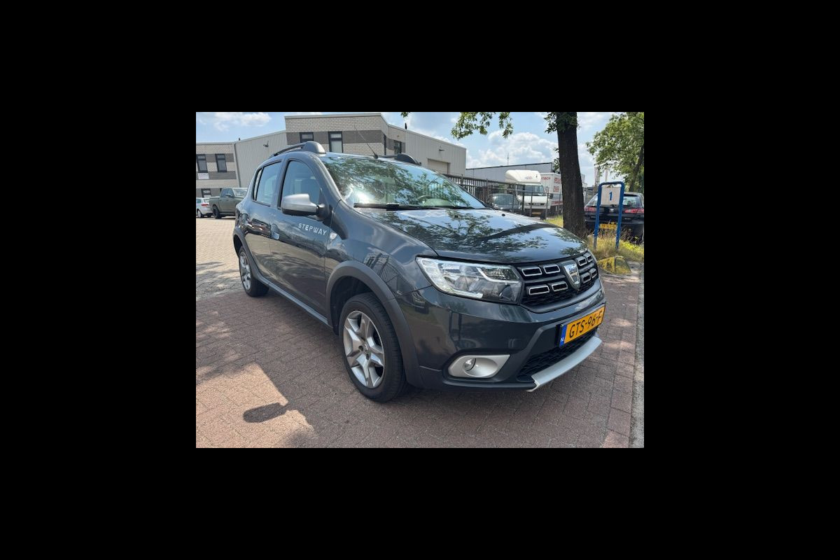Dacia Sandero 1.0 SCe 5deurs Stepway Laureate Airco,Navigatie Dacia Sandero 1.0 SCe 5deurs Stepway Laureate Airco,Navigatie