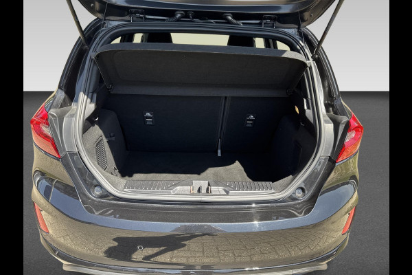 Ford Fiesta 1.0 EcoBoost ST-Line | adaptive cruise | blind-spot | LED | PDC | navi | parkeercamera | allseason banden | climate control